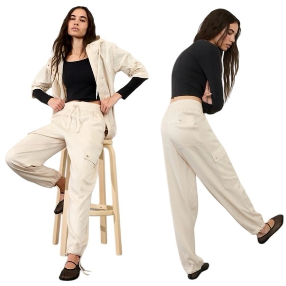 Athleta Pants - Athleta | Women’s Beige Celestial Utility Cargo Pants Size Large NWT